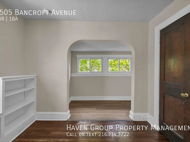 8505 Bancroft Ave — Photo 10