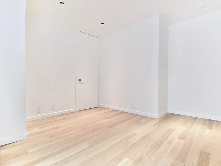 120 Randall St #120 — Photo 29