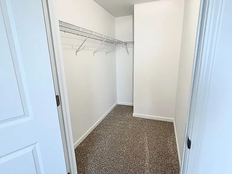 Sagamore Winds Apartments — Photo 45