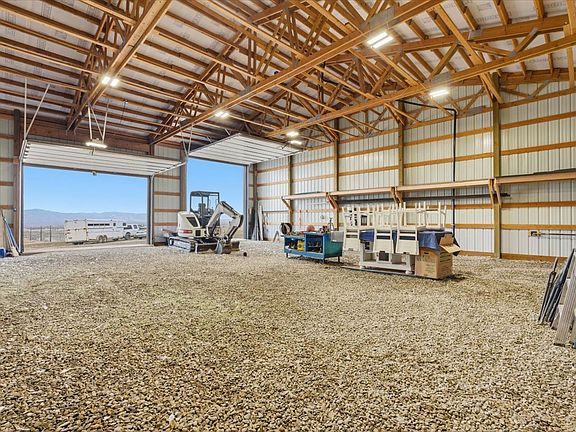 3rd image of 16418 N Beaver Dam Rd