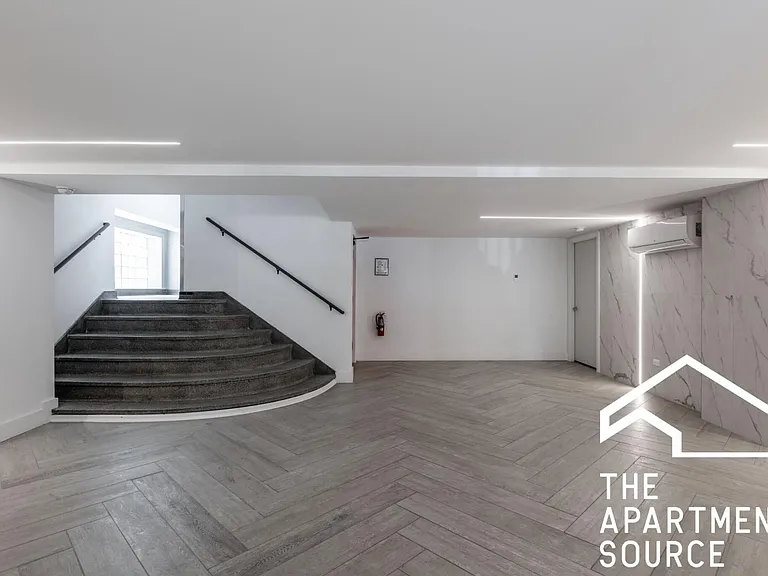 941 W Carmen Ave #106 — Photo 14