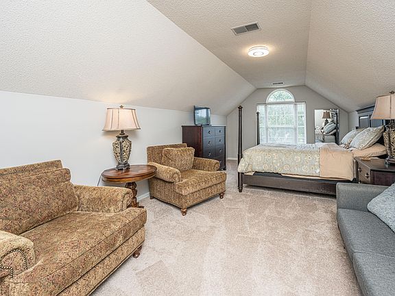 5th image of 106 Cabrill Dr