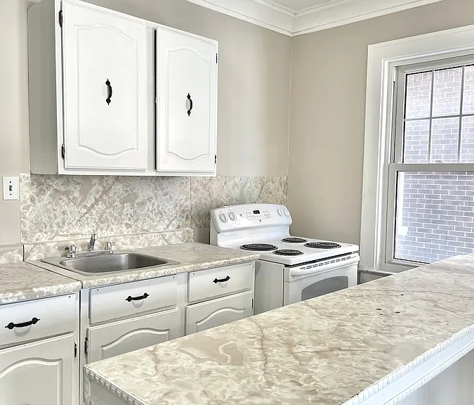 476 Giles Blvd W #B — Photo 9