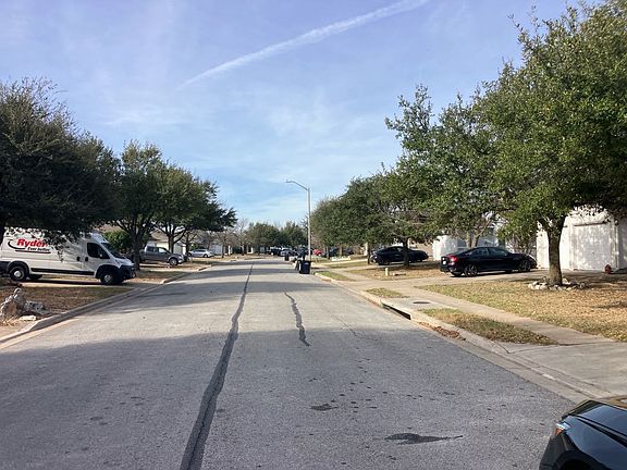 5th image of 315 Golden Gate Dr