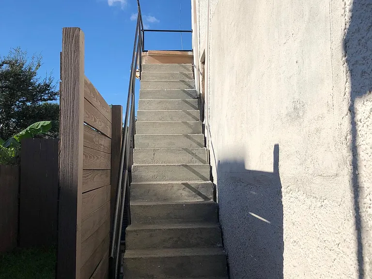 2110 Amelia St — Photo 16
