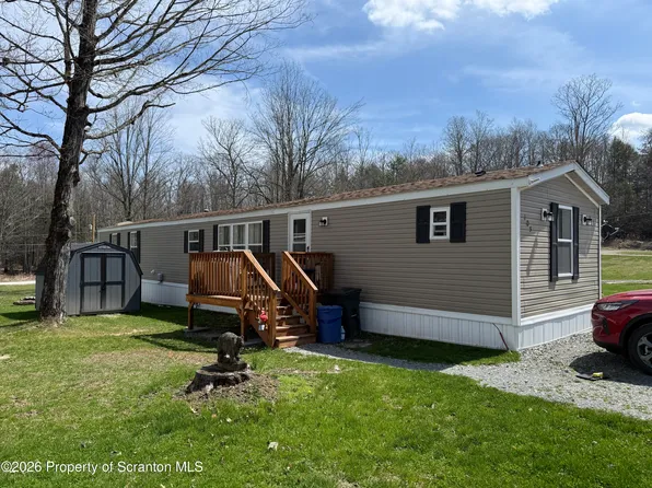 105 Gardner Ln, Clarks Summit, PA 18411