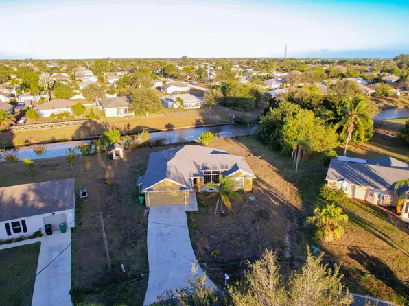 2091 SW Castinet Lane, Port St Lucie, FL 34953