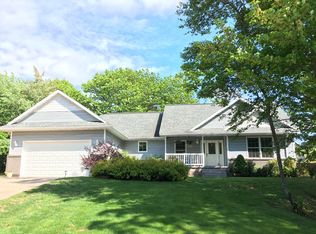 2107 Sherwood Dr, Houghton, MI 49931