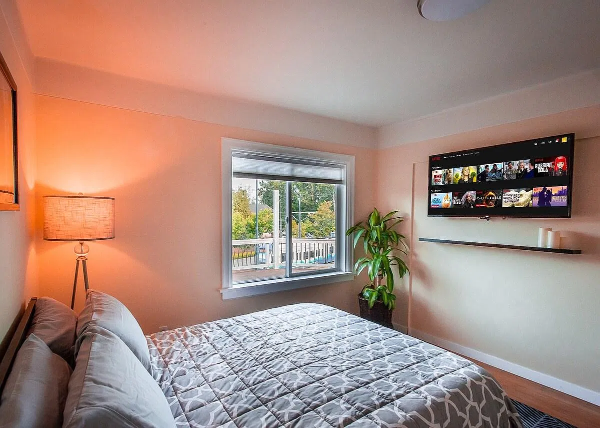 2 bed, 1400 sqft, $2,100 — Photo 2