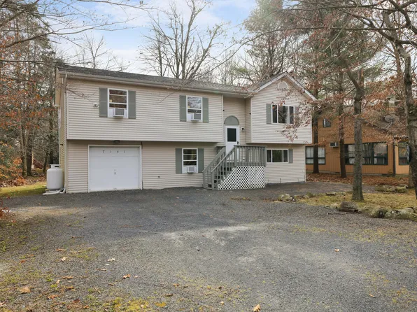 7141 Susquehanna Dr, Tobyhanna, PA 18466