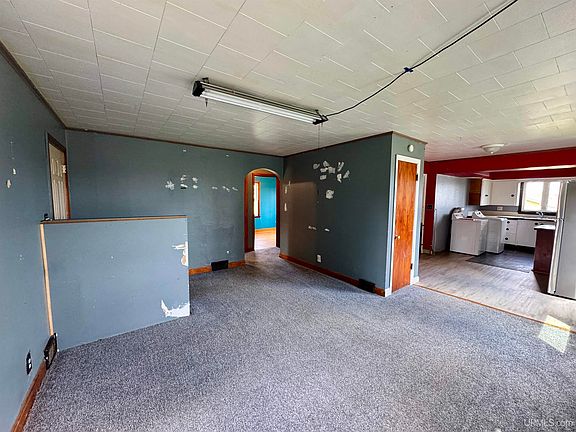 2nd image of 204 Marquette Ave