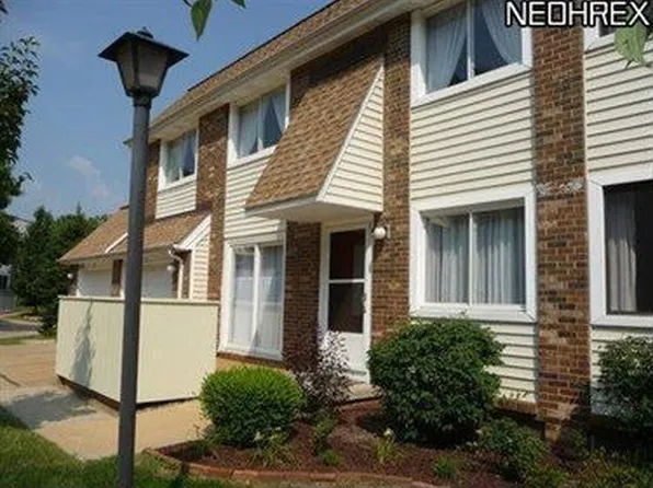 5551 Ivy Ct #8-A, Willoughby, OH 44094