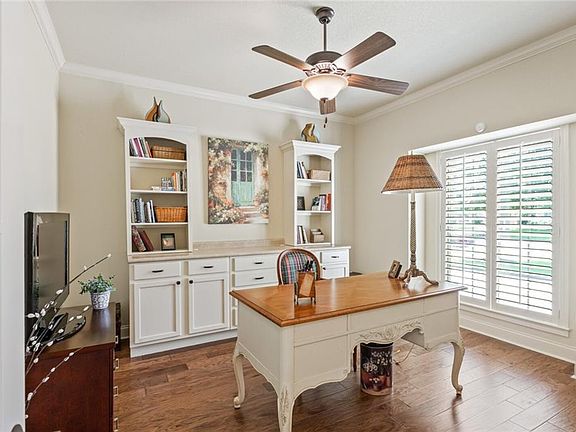 4th image of 1108 Camden Ct