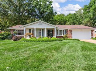 324 Algonquin Dr, Ballwin, MO 63011