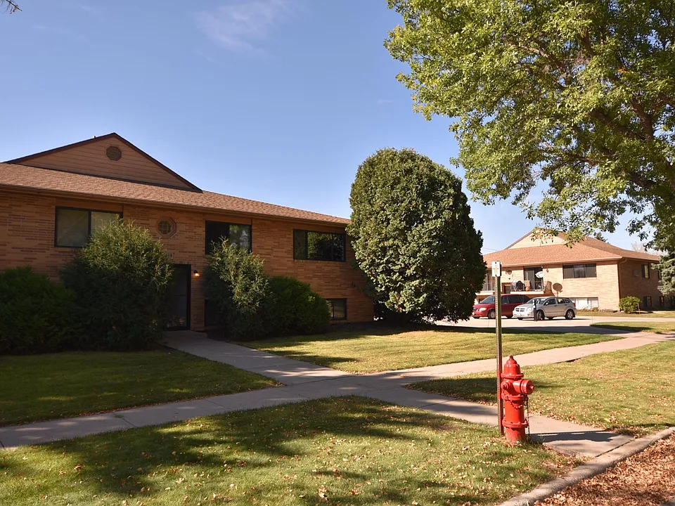 2513 W Country Club Dr S #1