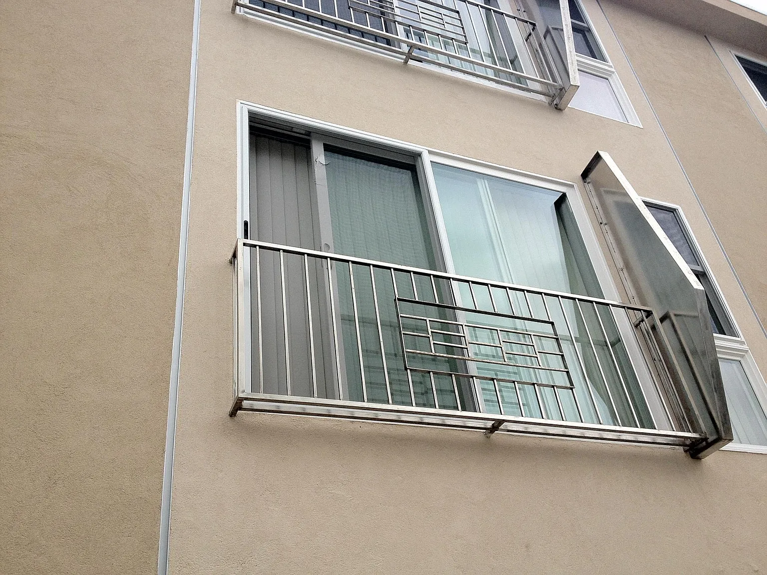 1 bed, 820 sqft, $3,050 — Photo 2