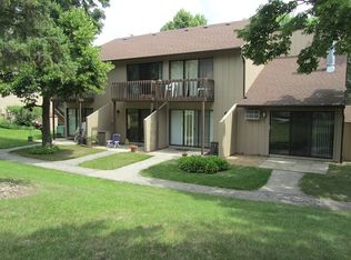 16 Saint Thomas Colony APT 5, Fox Lake, IL 60020
