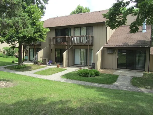 16 Saint Thomas Colony APT 5, Fox Lake, IL 60020