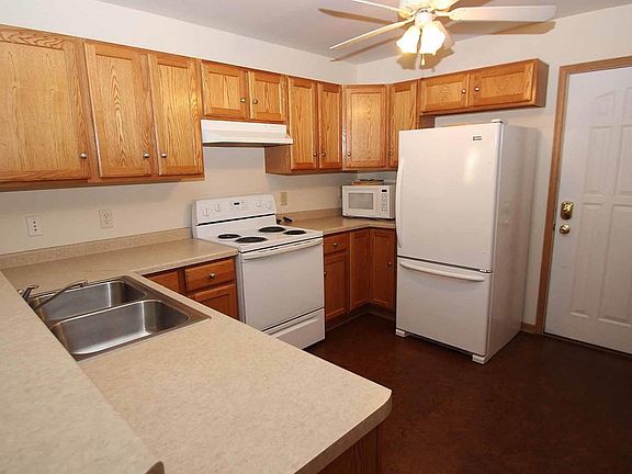 2nd image of 2455 S Saint Clair St #8