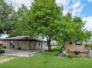 1495 W Bayshore Dr, Palacios, TX 77465