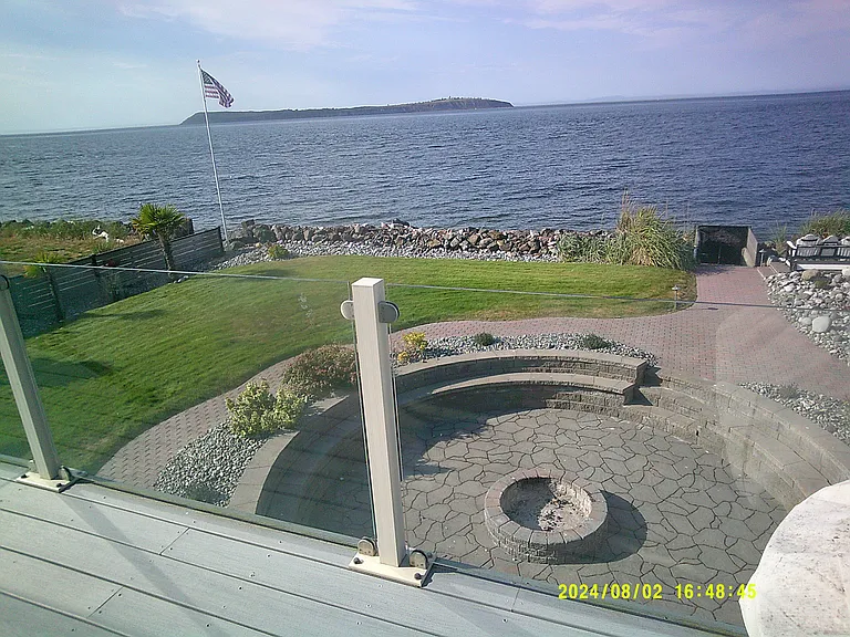 131 Beach Dr — Photo 23