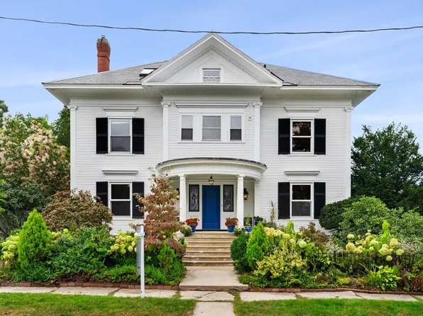 30 Monadnock Ave, Lowell, MA 01851