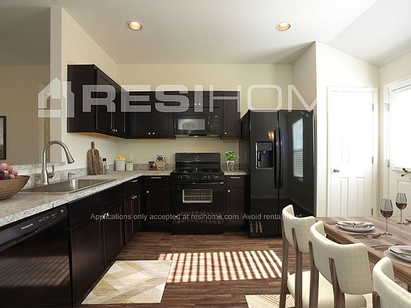 4th image of 11736 NW 130th St