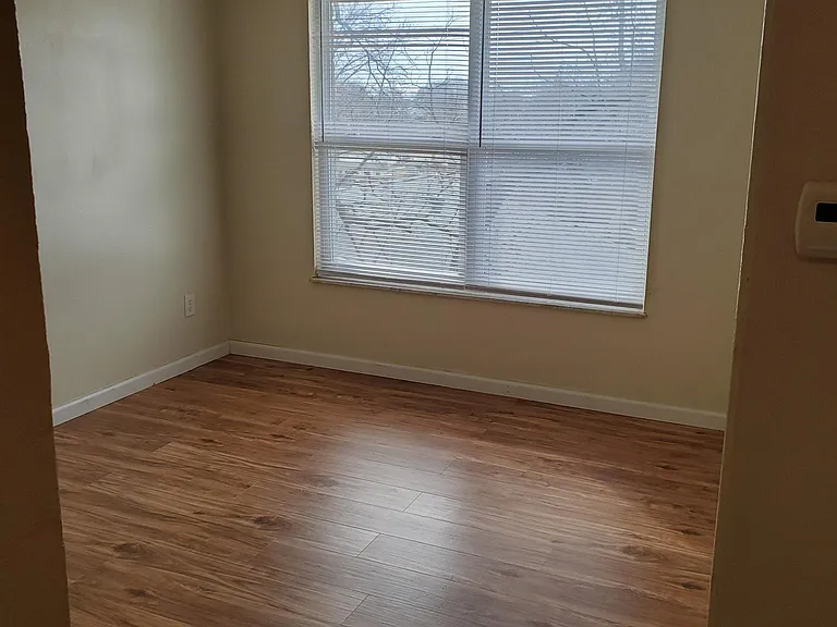 840 Spring Ave — Photo 12