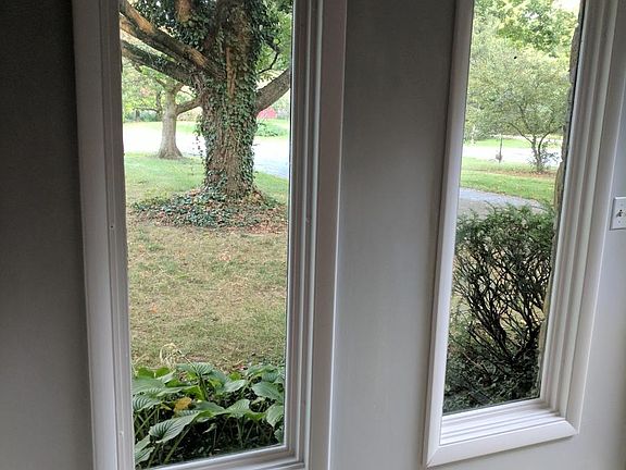 3rd image of 7940 Meadowbrook Dr
