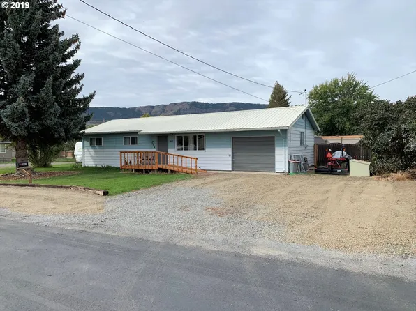 460 S 3rd St, Union, OR 97883