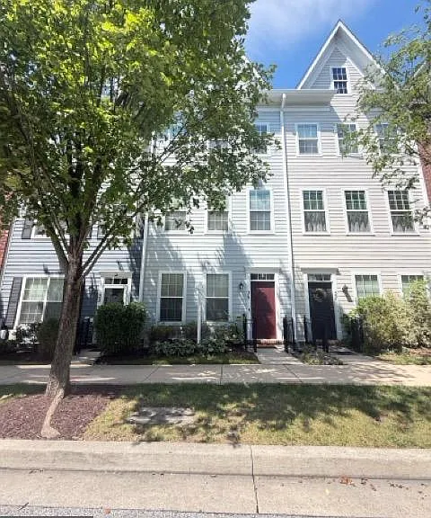 35 Meridian Ln — Photo 1