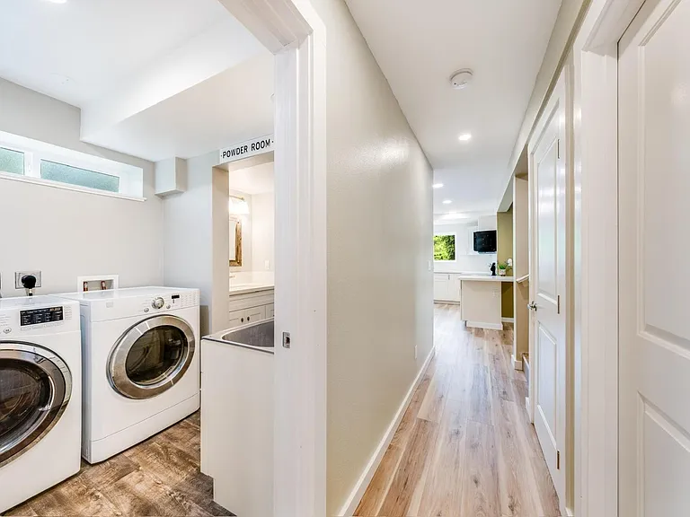 2465 Lamaku Pl — Photo 32