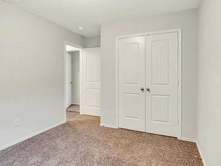 117 Nathaniel Dr — Photo 10
