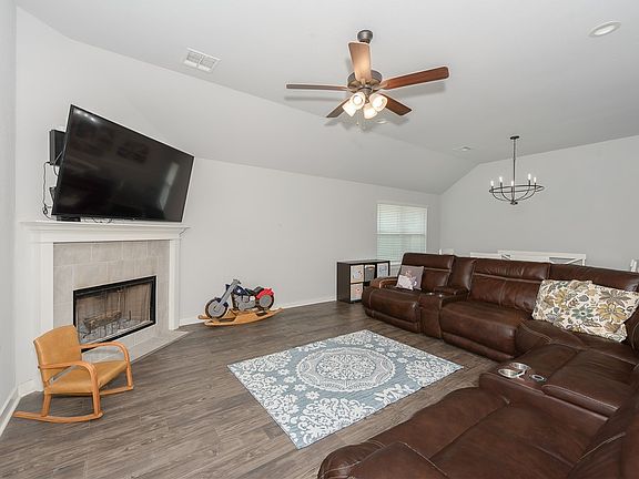 5th image of 3417 Omaha Ct