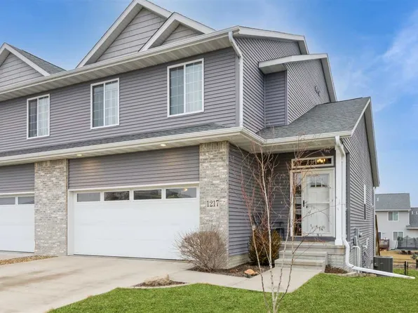 1217 Leann Cir, North Liberty, IA 52317