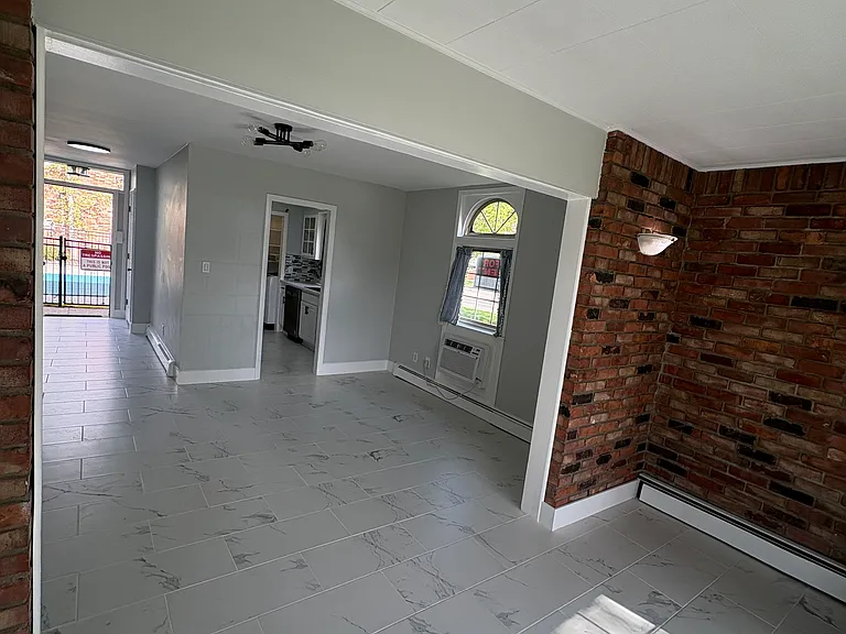 2356 W 14 Mile Rd — Photo 5