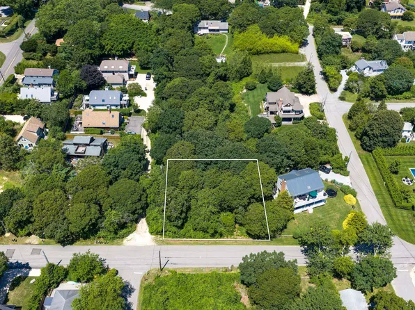 22 Harrison Rd, Montauk, NY 11954