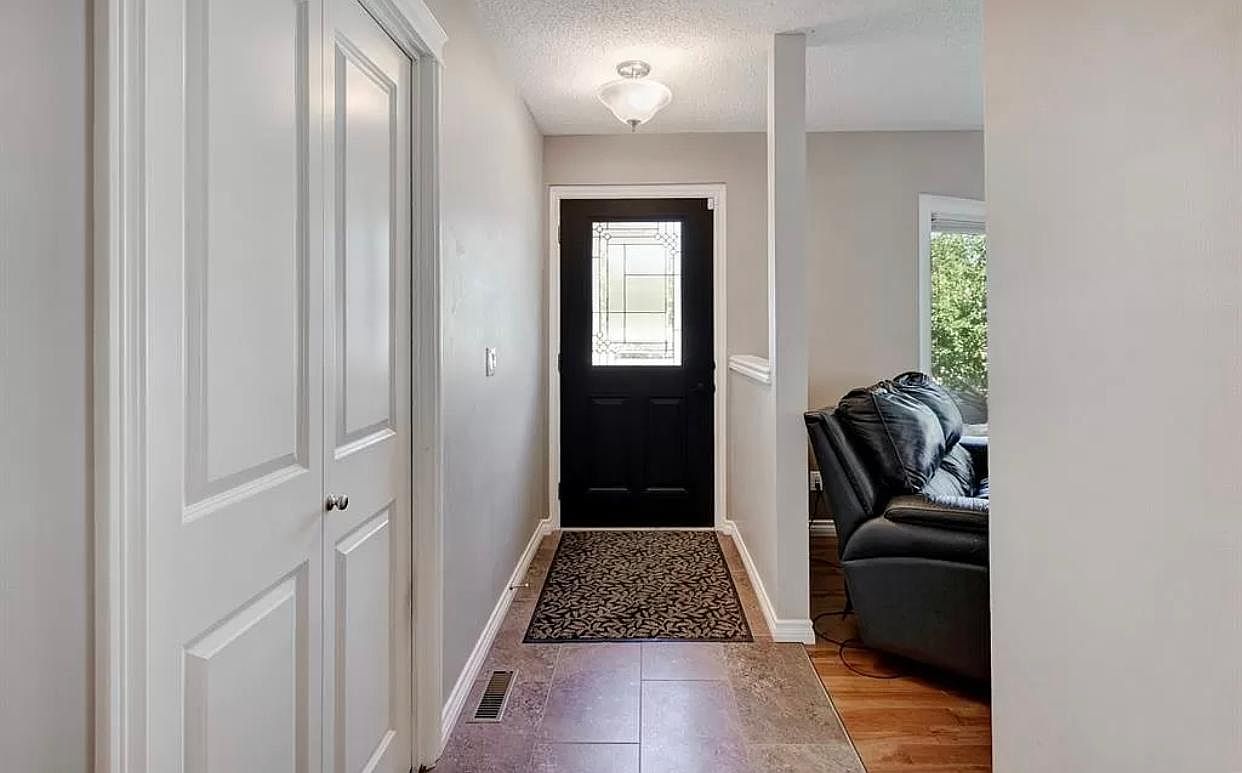 227 N Templeview Way NE, Calgary, AB T1Y 3S4 Zillow