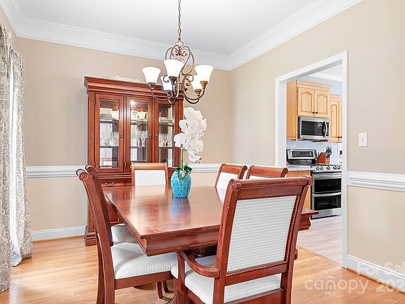 5th image of 9000 Petunia Ct