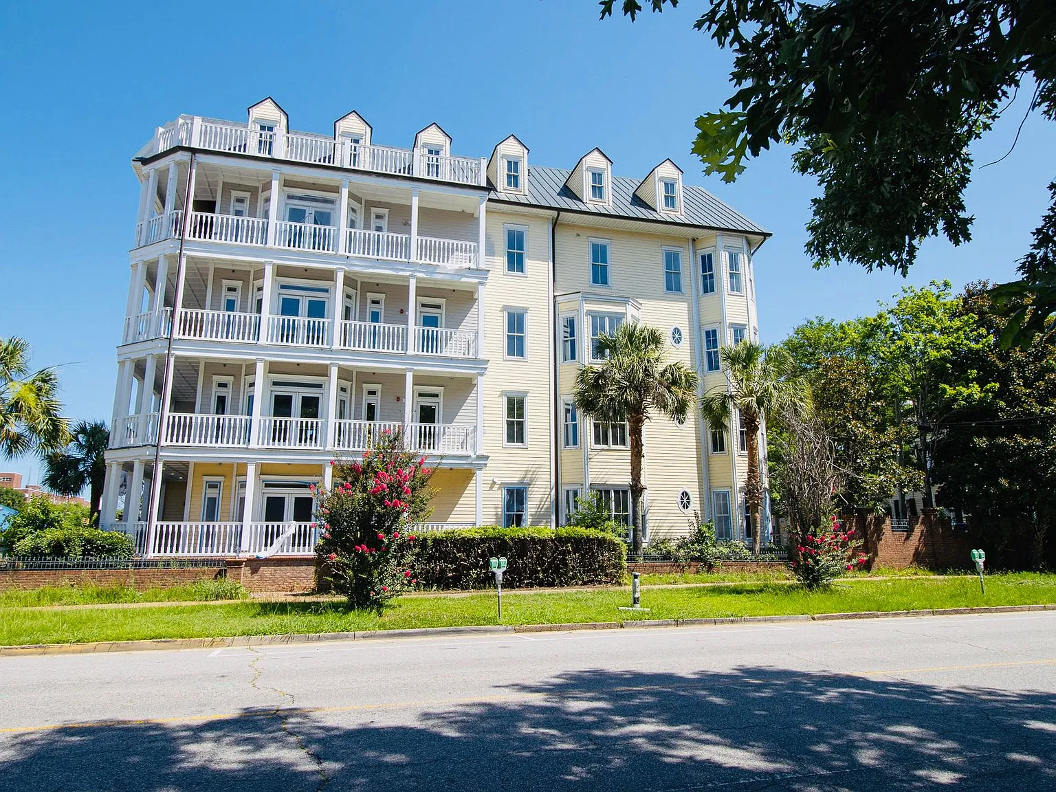 Experience Downtown Columbia Living at Its Finest! — Photo 2