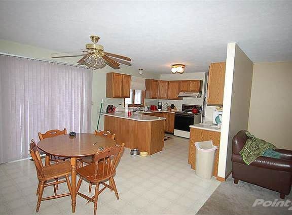 3rd image of 6388 Berkshire Ln