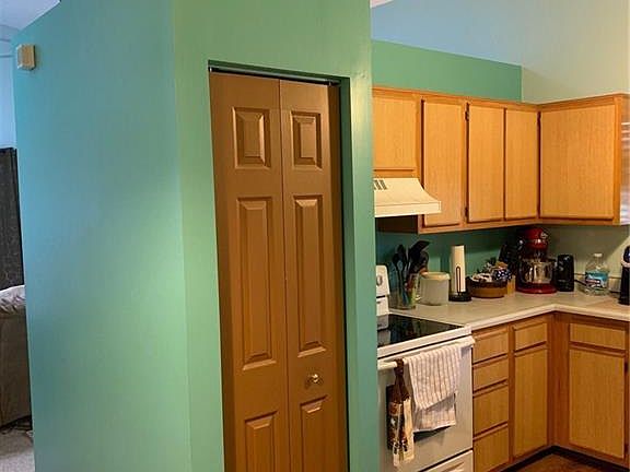4th image of 4012 Harmony Dr