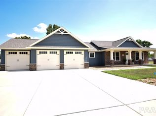 3804 E Camden Cir, Chillicothe, IL 61523