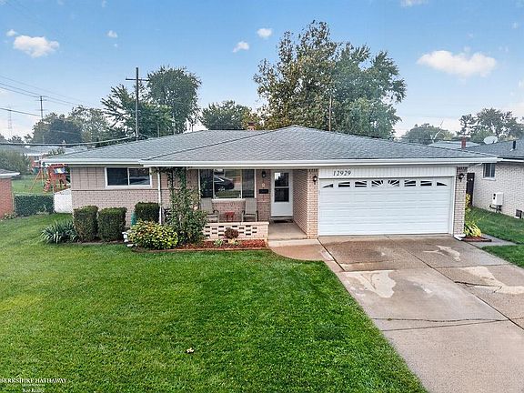 3rd image of 12929 Cromie Dr