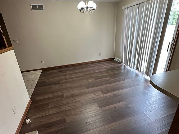 3rd image of 523 W Jewell St #527