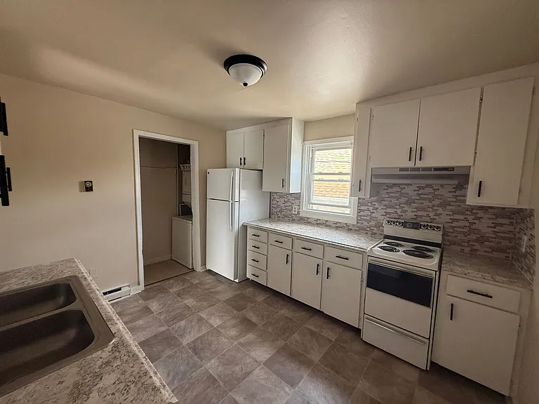 210 James Street — Photo 5
