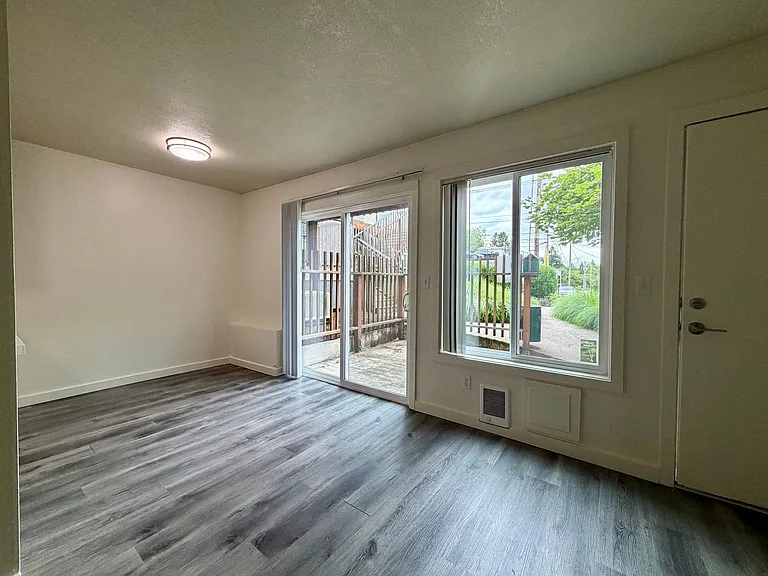 Holgate Lofts — Photo 34