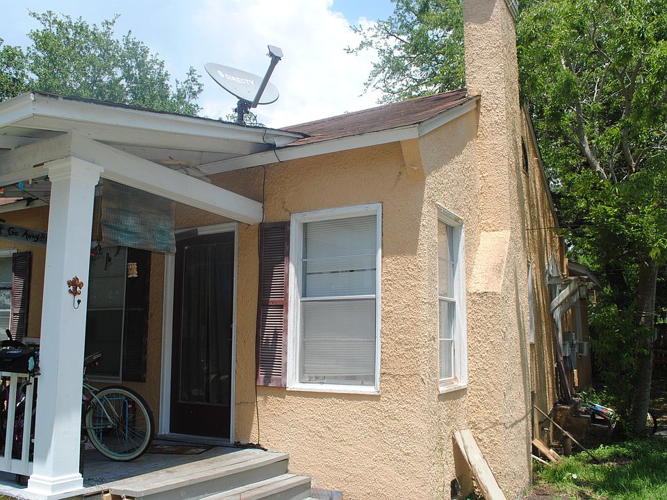 2nd image of 148 Oak Grove Pl #A