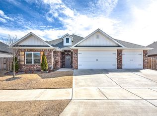 630 N Drewrys Bluff Rd, Fayetteville, AR 72704