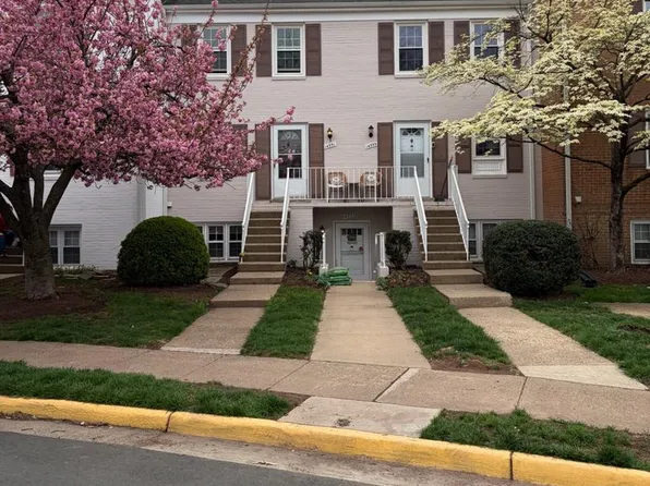 14553 Golden Oak Rd, Centreville, VA 20121
